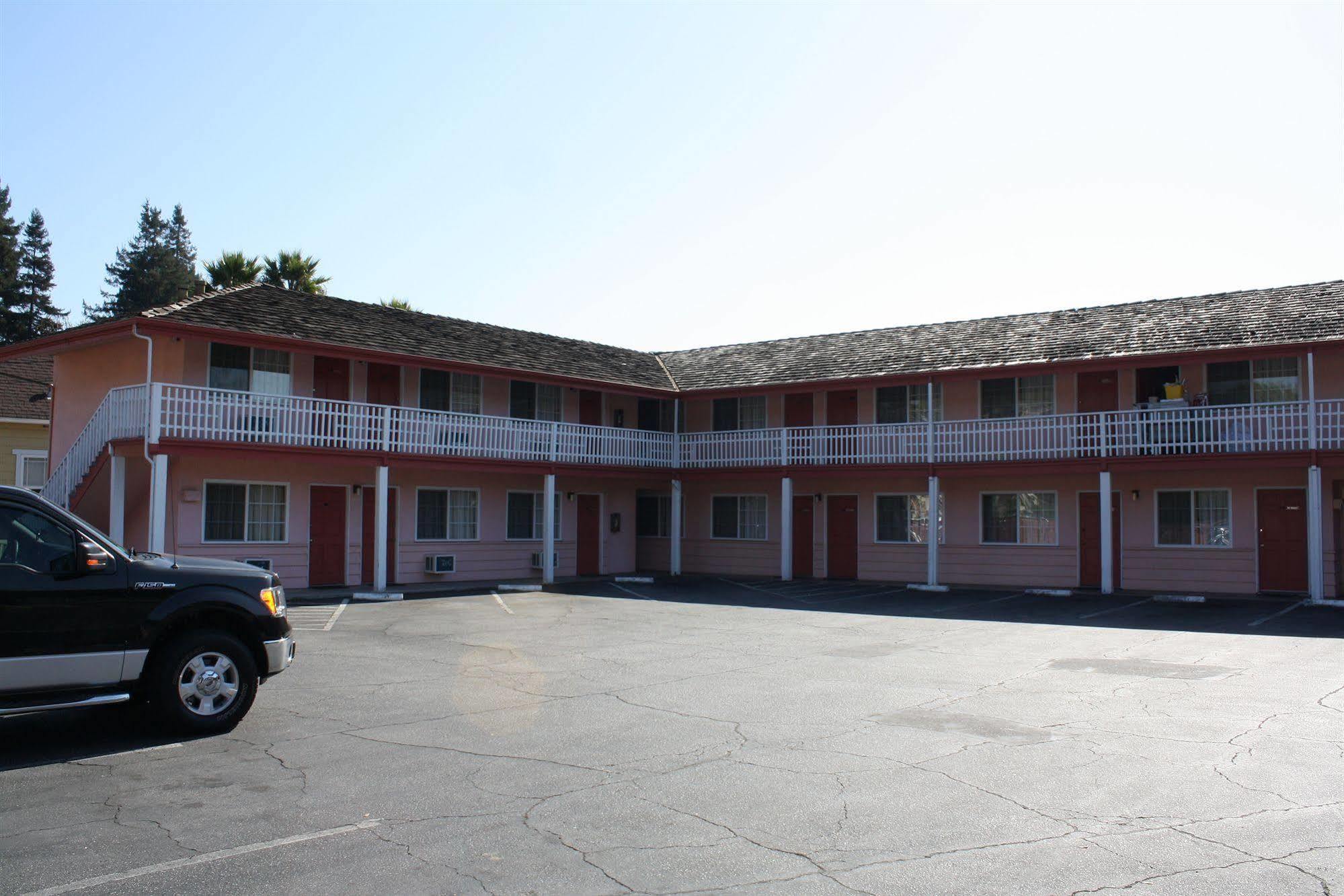 National 9 Motel Santa Cruz Eksteriør bilde